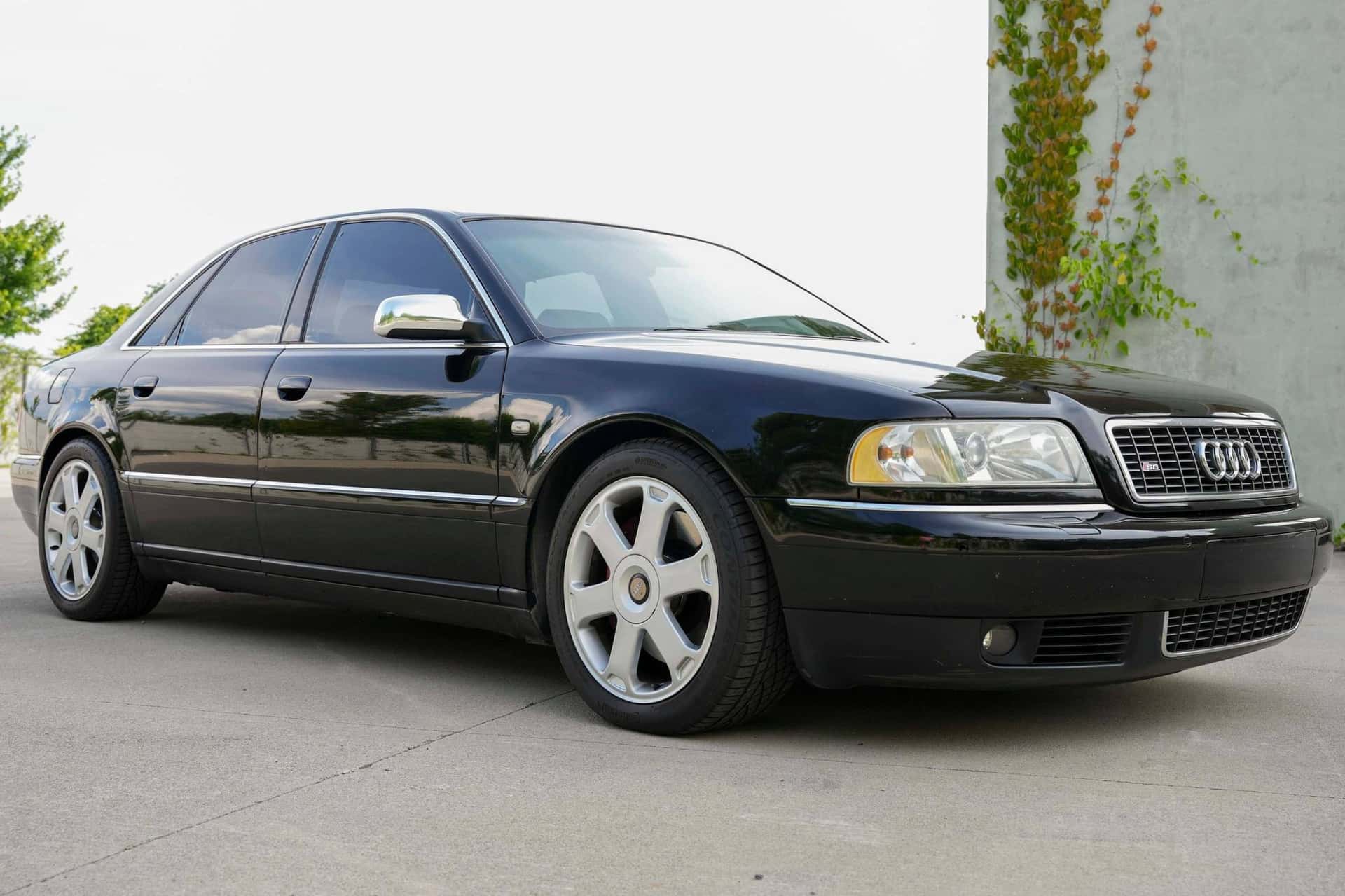 2002 Audi S8 sold for $9,400