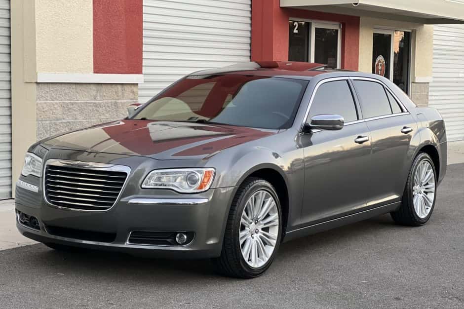 2011 Chrysler 300 (2005-2023) sold for $20,000