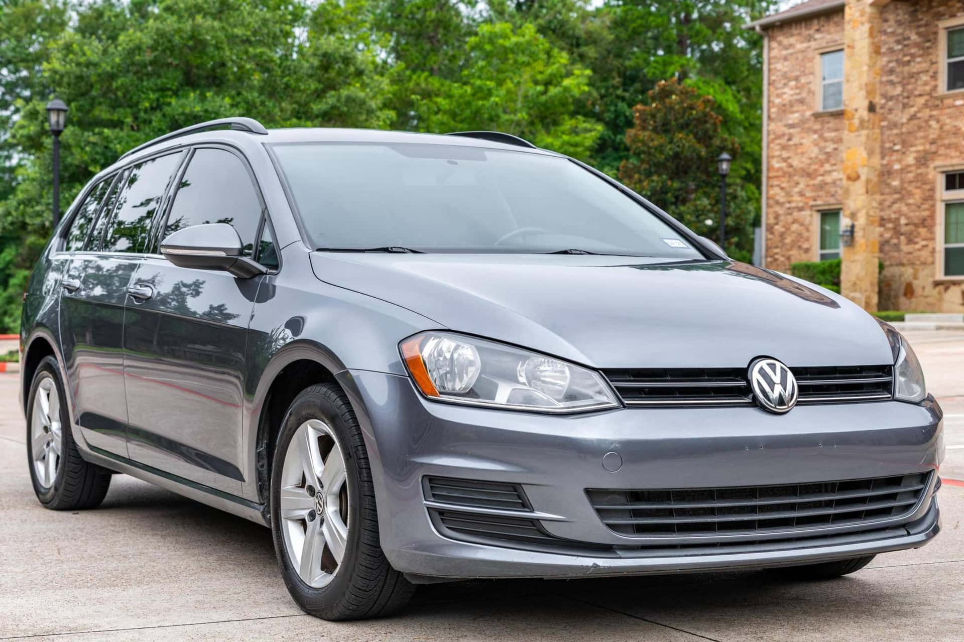 2015 Volkswagen Golf sold for $6,550