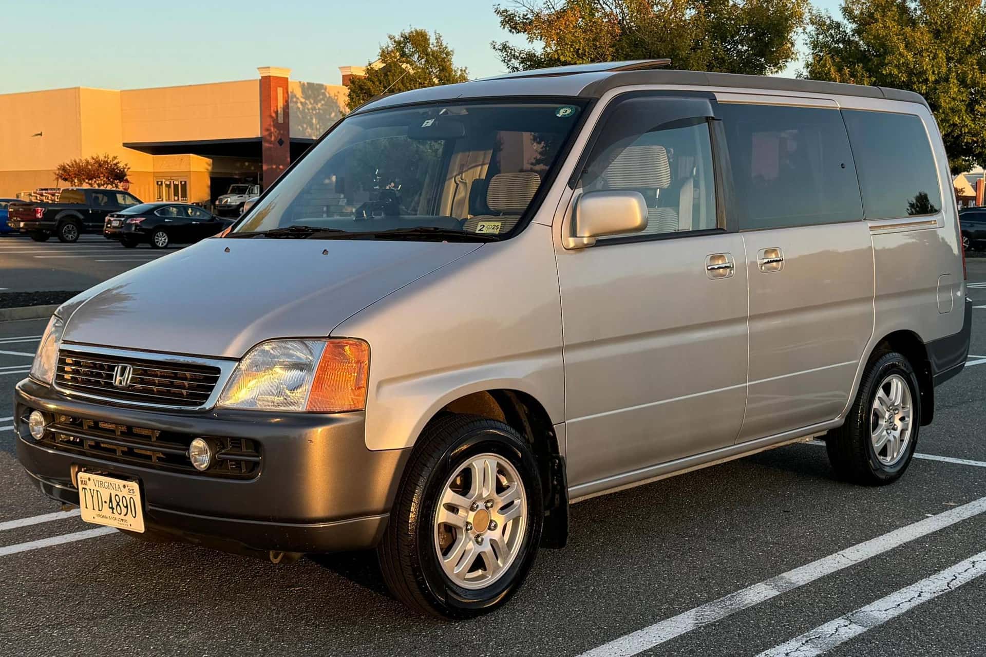 1997 Honda Stepwgn sold for $9,100