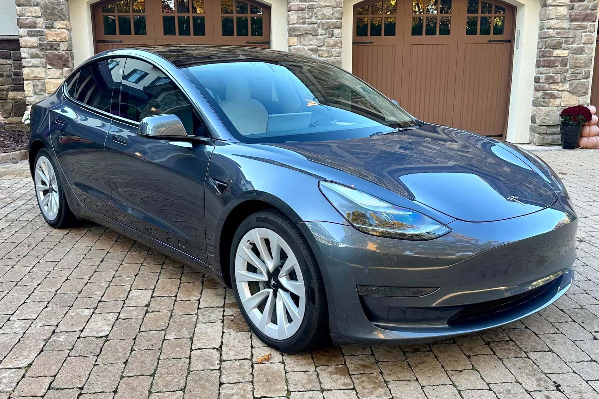 2023 Tesla Model 3 sold for $21,811