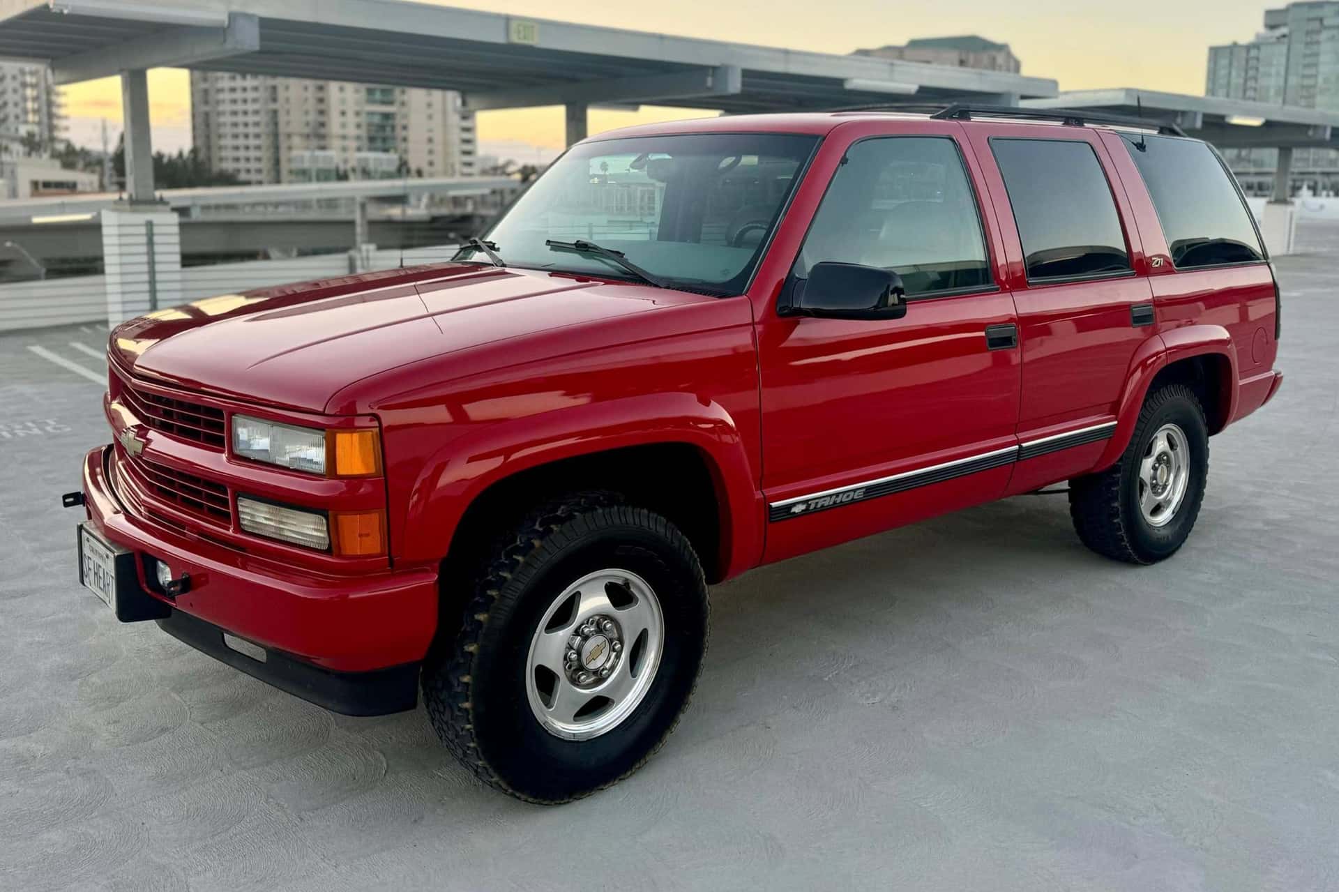 2000 Chevrolet Tahoe sold for $10,800