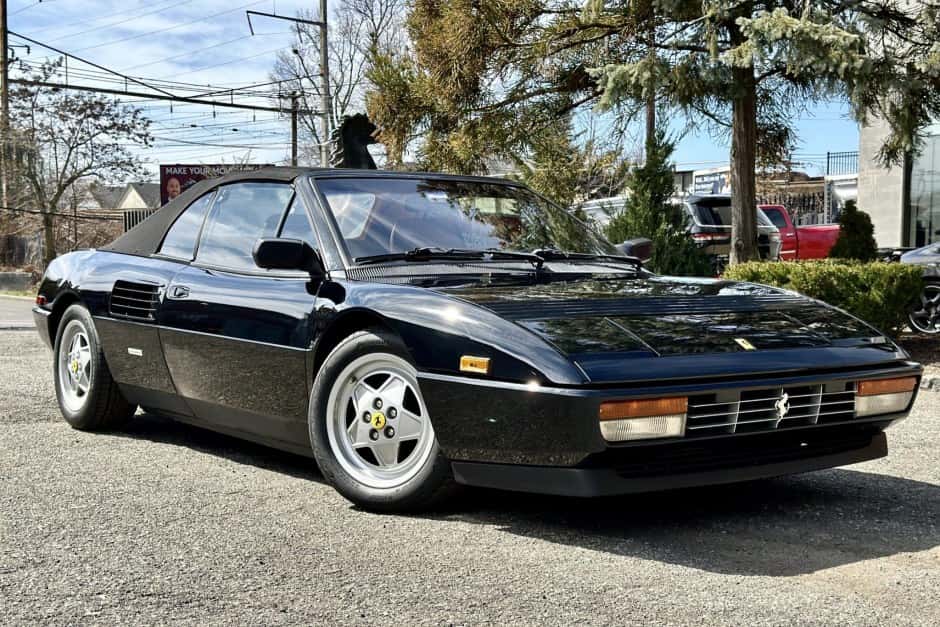 1992 Ferrari Mondial sold for $44,000