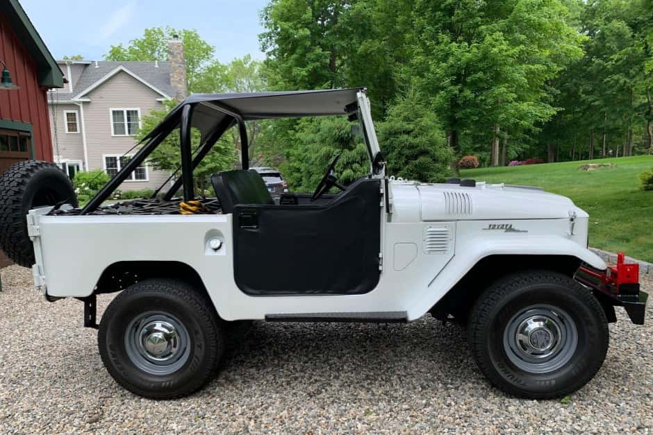 1963 Toyota Land Cruiser FJ40 sold for $27,000