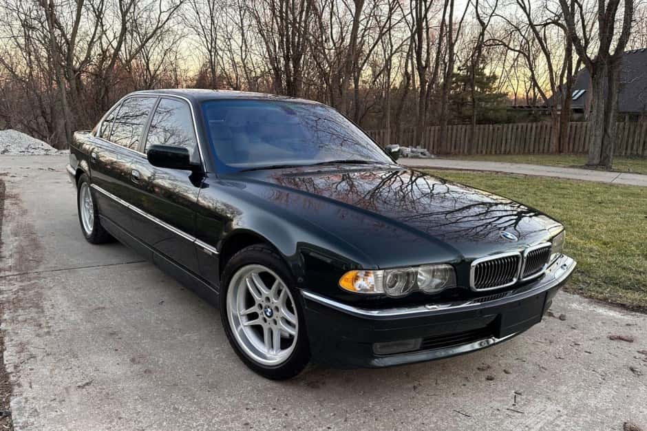 2001 BMW E38 7-Series sold for $14,000