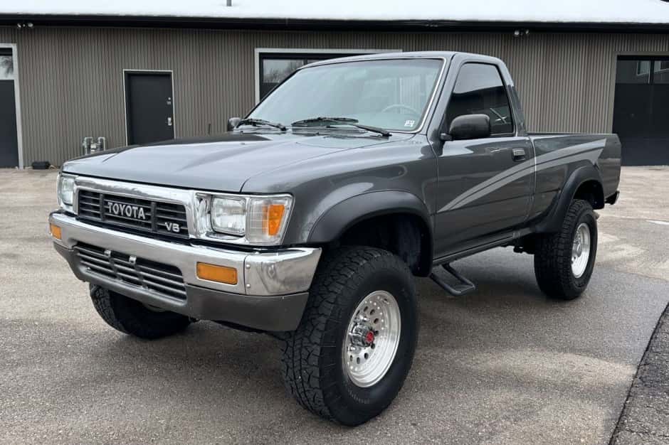 1990 Toyota Pickup (N80/90/100/110 1989-1997) sold for $16,750