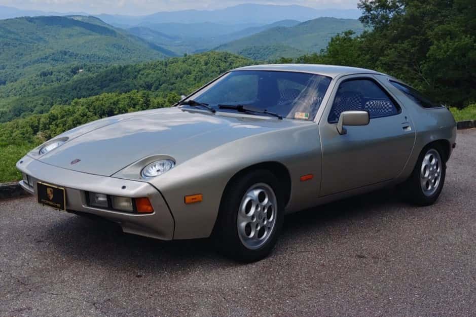 1981 Porsche 928 sold for $10,750