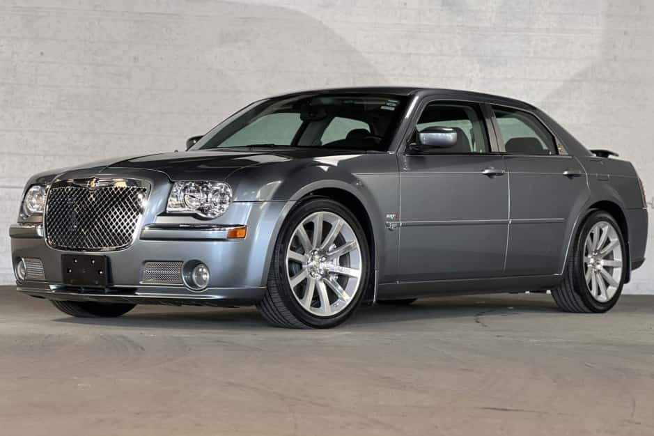 2006 Chrysler 300 (2005-2023) sold for $28,750