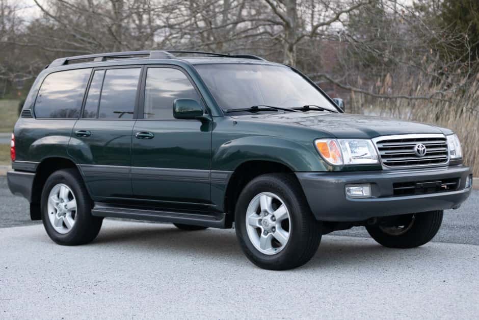2003 Toyota Land Cruiser 100-Series sold for $37,119