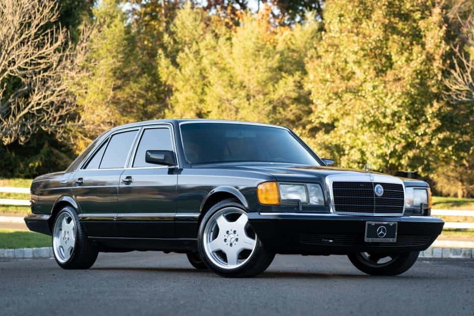 1991 Mercedes-Benz W126 S-Class sold for $6,500