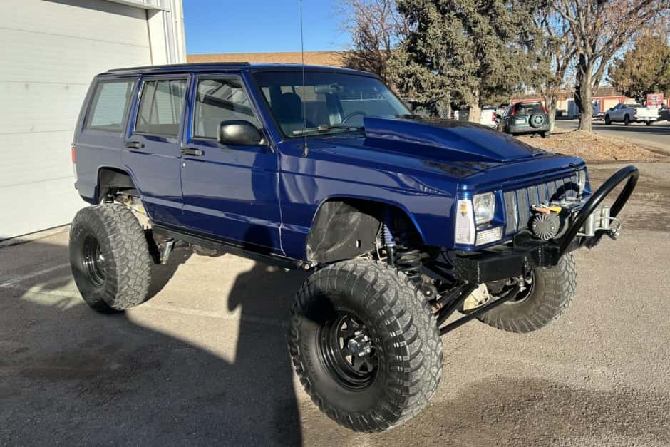 1994 Jeep XJ Cherokee sold for $7,700