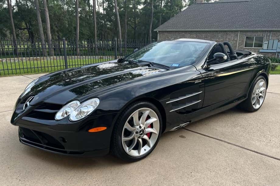 2008 Mercedes-Benz SLR McLaren sold for $303,030