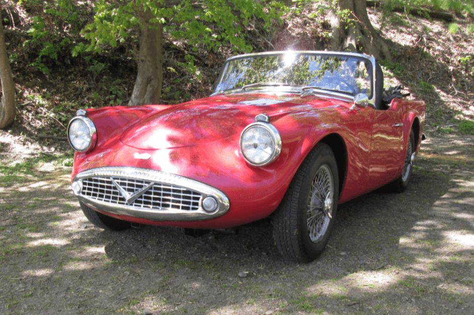 1960 Daimler SP250 sold for $37,250