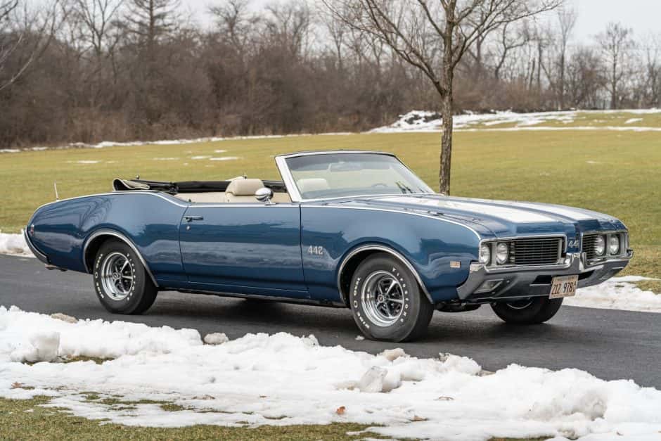 1969 Oldsmobile 442 sold for $72,000