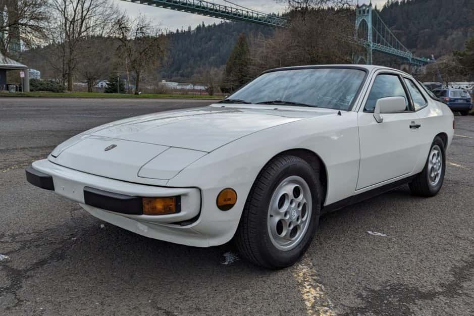 1987 Porsche 924 sold for $14,000