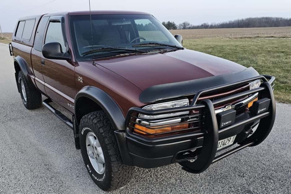 1998 Chevrolet S-10 (1994-2004) sold for $27,500