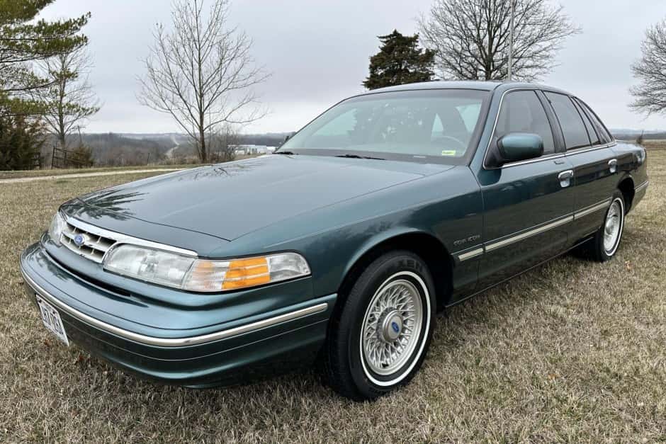 1995 Ford Crown Victoria sold for $11,000