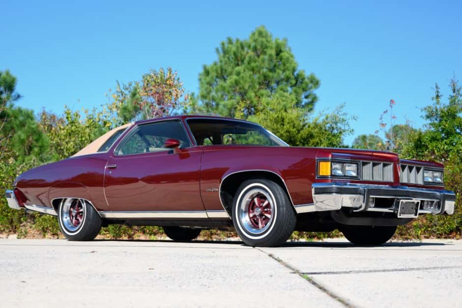 1976 Pontiac Tempest / LeMans sold for $13,000