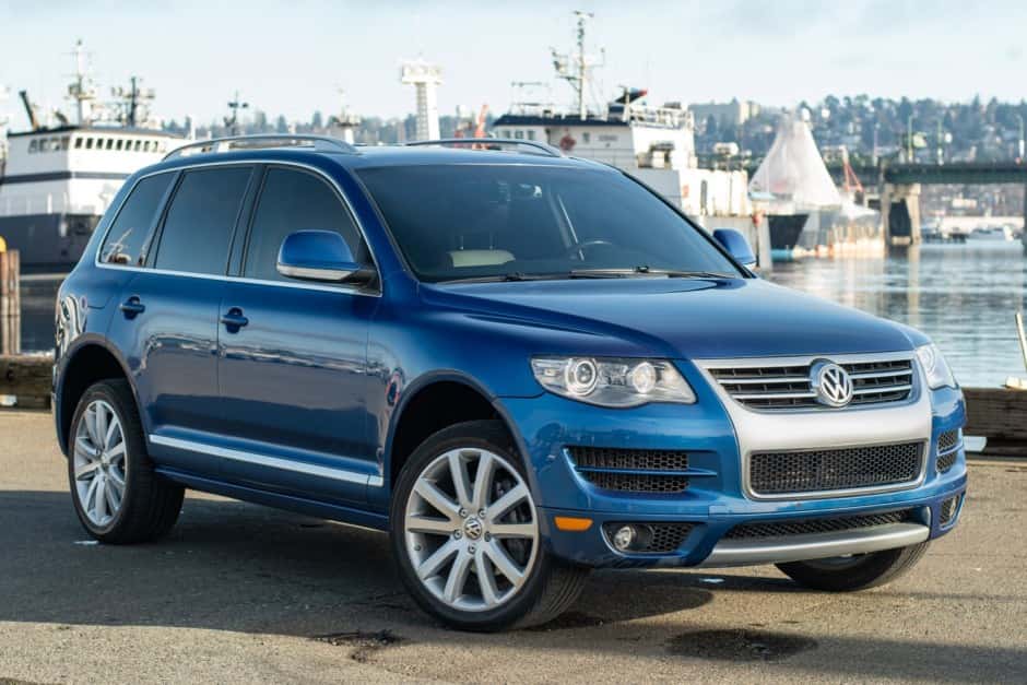 2010 Volkswagen Touareg sold for $11,888