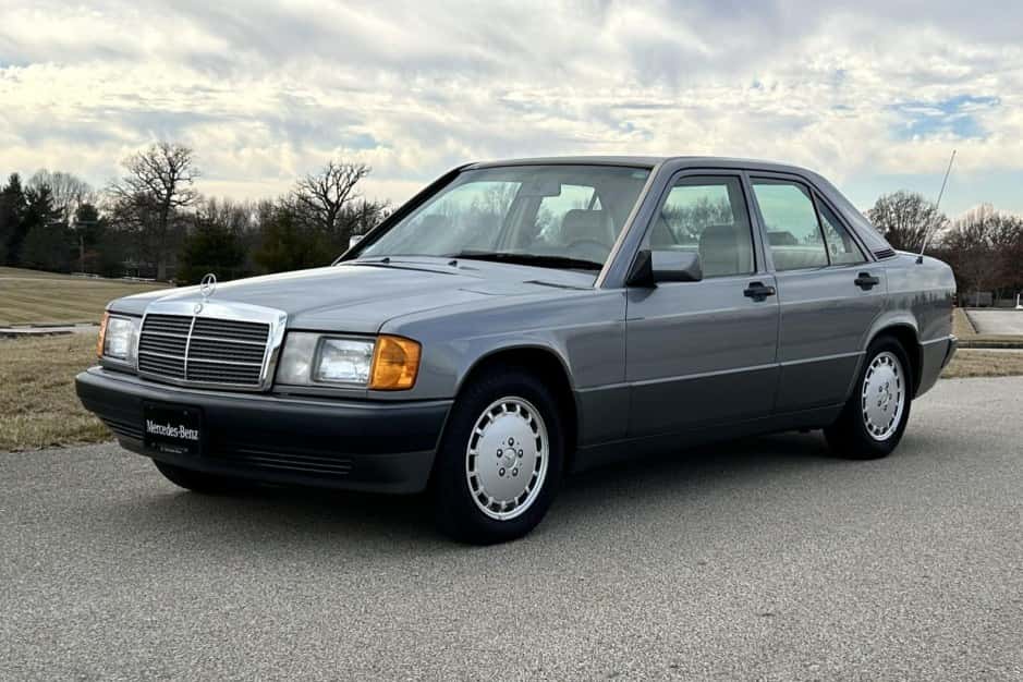 1992 Mercedes-Benz W201 190 sold for $8,500