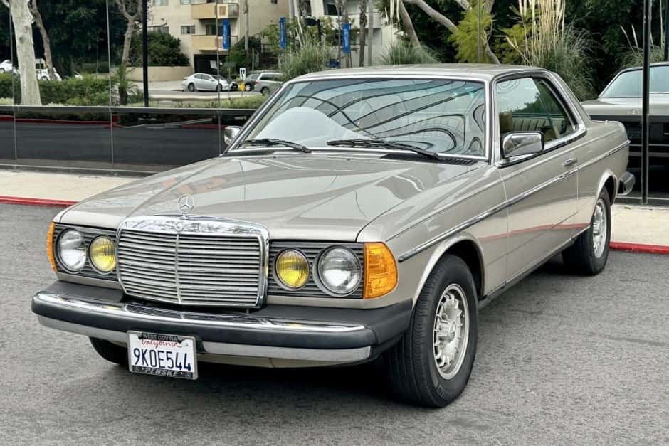 1985 Mercedes-Benz W123 sold for $31,250