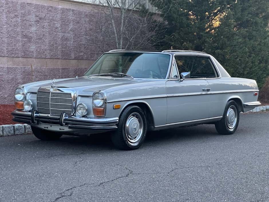 1972 Mercedes-Benz W114 & W115 sold for $41,000