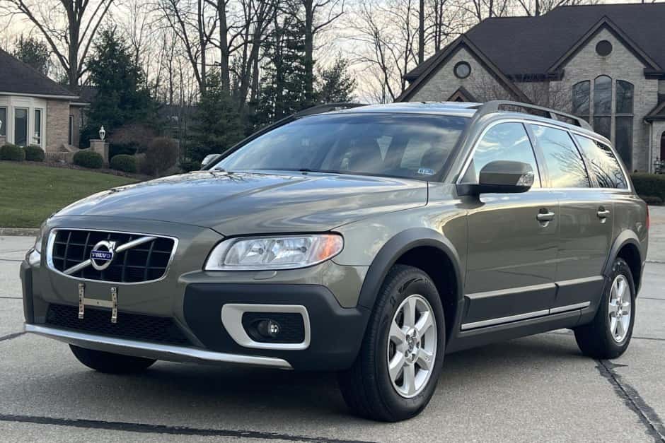 2011 Volvo XC70 sold for $27,000