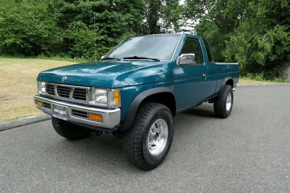 1995 Nissan Pickup sold for $9,250