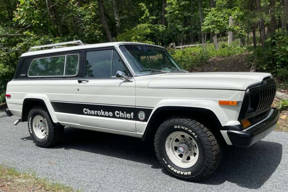 1979 Jeep SJ Cherokee sold for $17,500