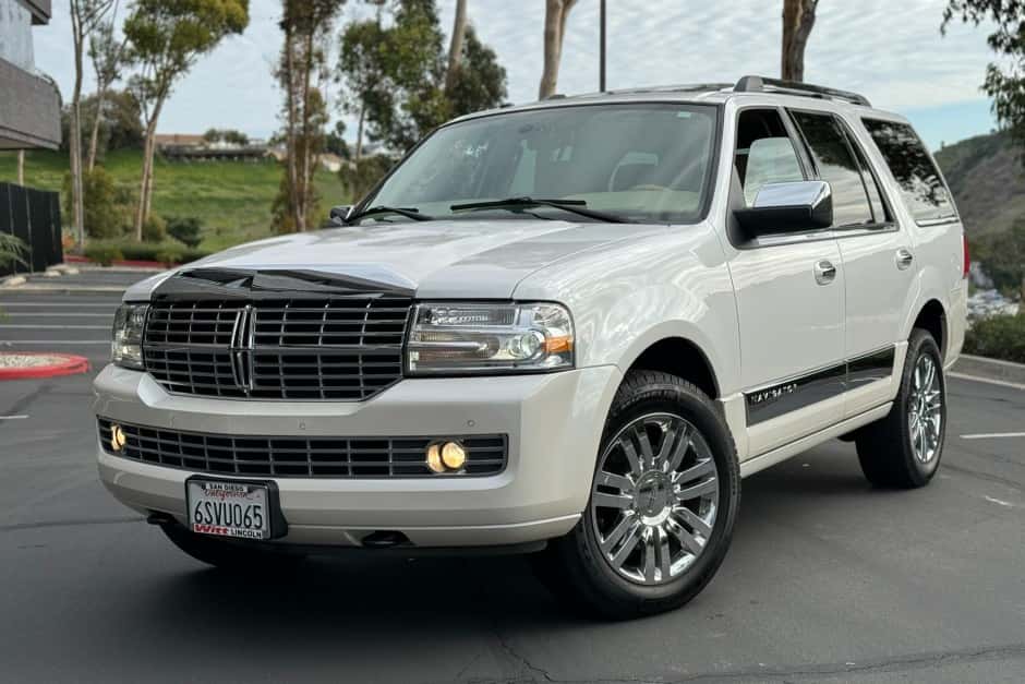2010 Lincoln Navigator sold for $15,250