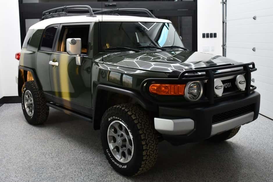 2013 Toyota FJ Cruiser sold for $33,000