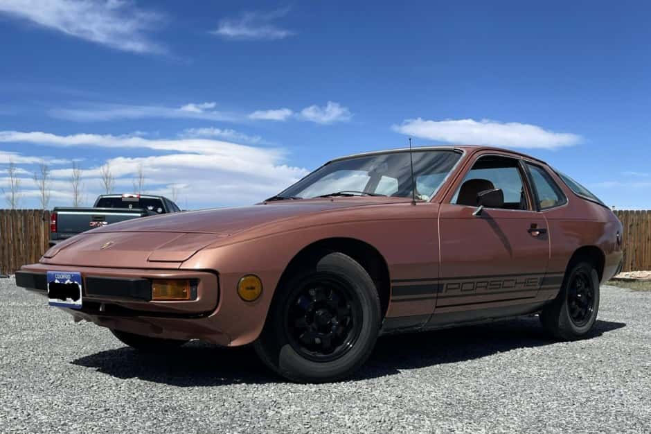 1977 Porsche 924 sold for $4,600