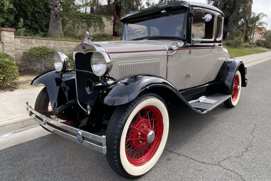 1930 Ford  sold for $25,250