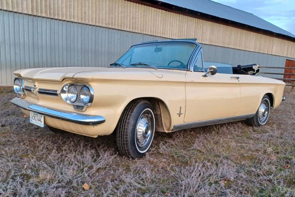 1962 Chevrolet Corvair (1960-1964) sold for $6,400