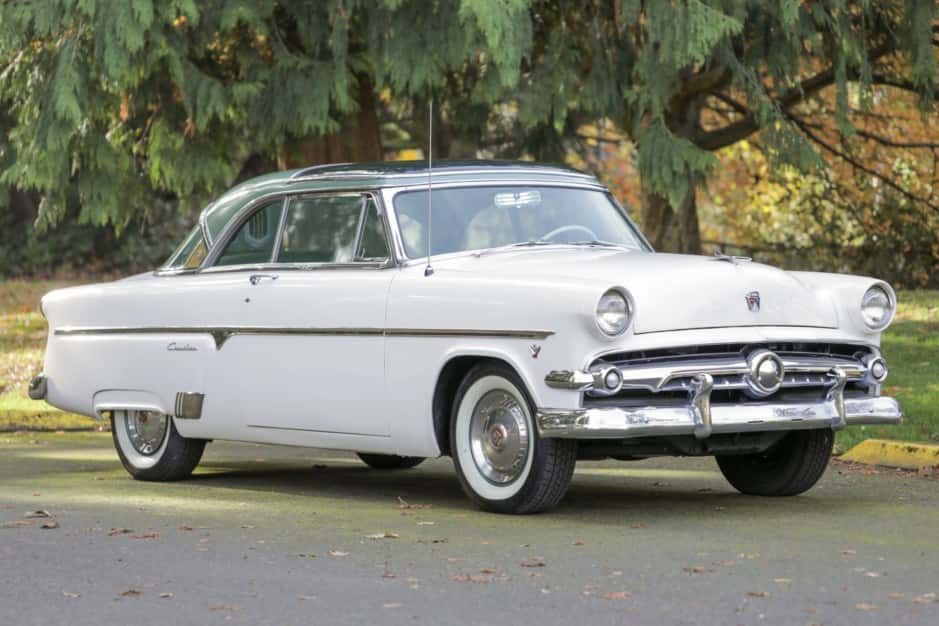 1954 Ford Crestline sold for $17,000