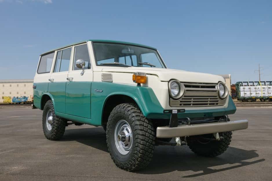 1976 Toyota Land Cruiser FJ55 sold for $82,500