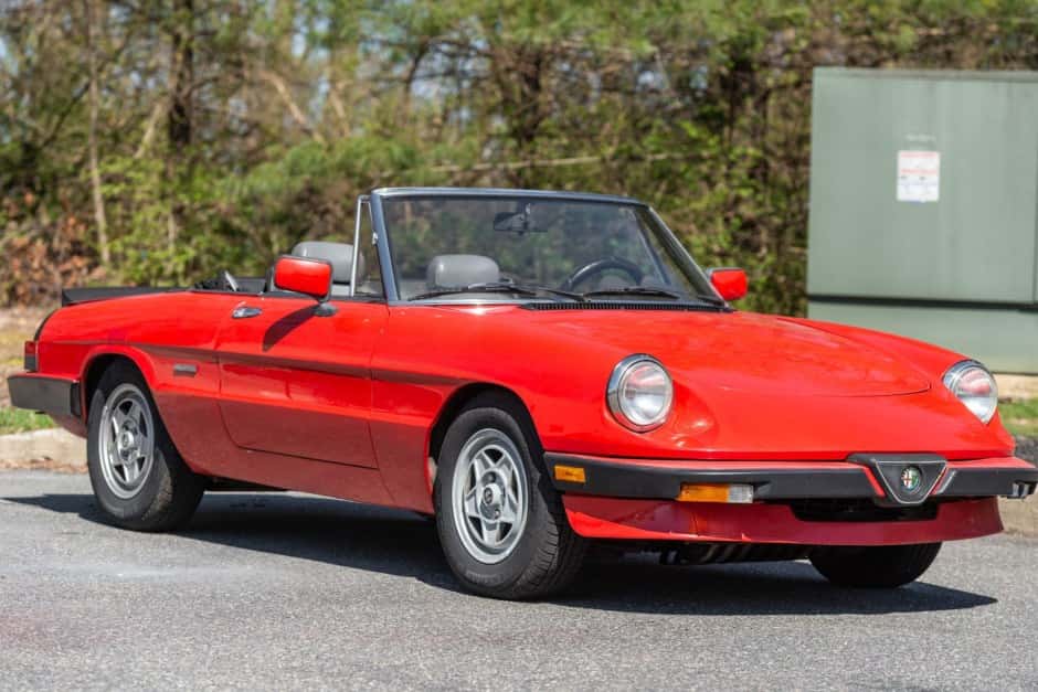 1984 Alfa Romeo 105/115 Spider Series 3 sold for $5,100