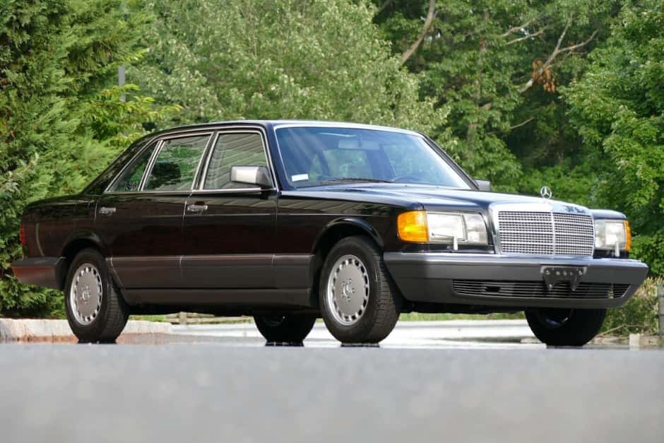 1991 Mercedes-Benz W126 S-Class sold for $20,500