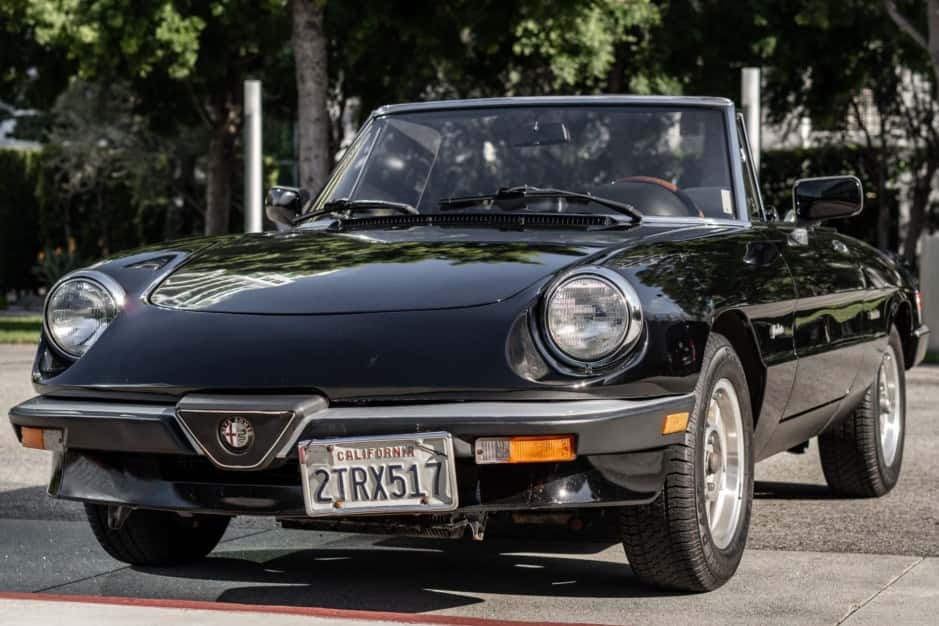 1990 Alfa Romeo 105/115 Spider Series 3 sold for $8,888