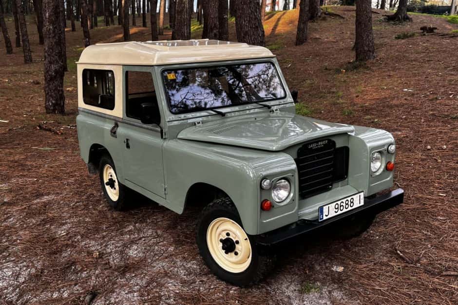 1986 Land Rover Series 88 sold for $14,000