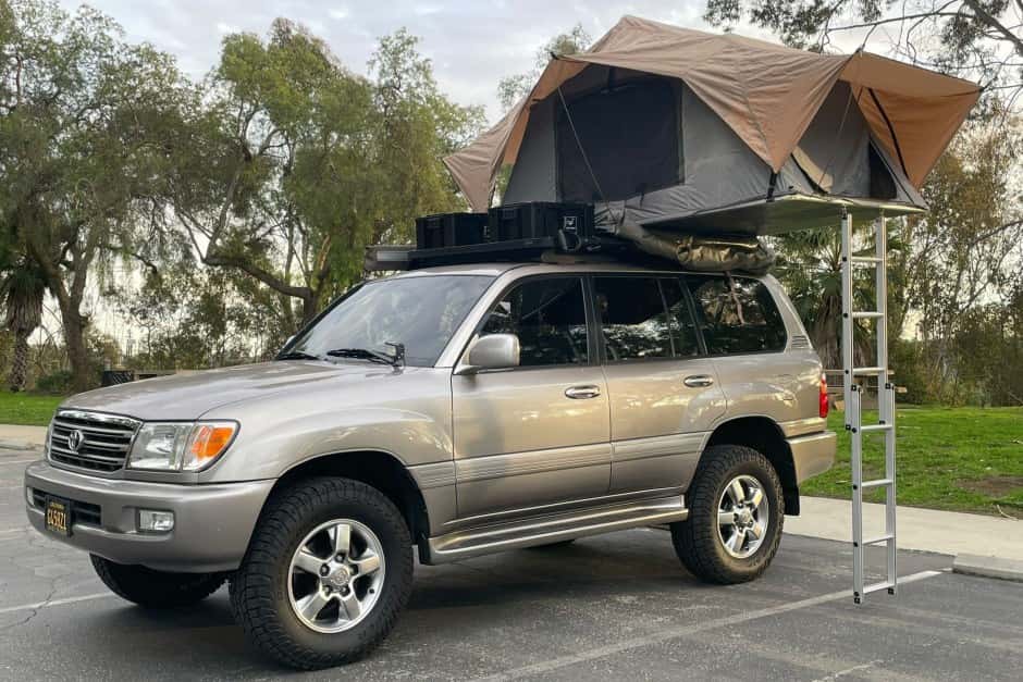 2003 Toyota Land Cruiser 100-Series sold for $24,750