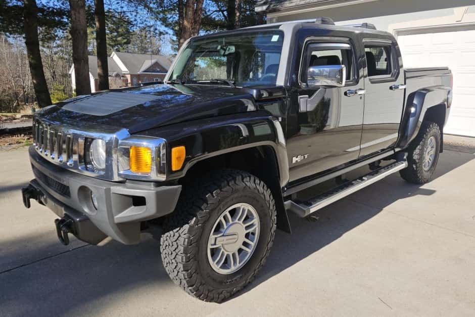 2009 Hummer H3 sold for $23,750