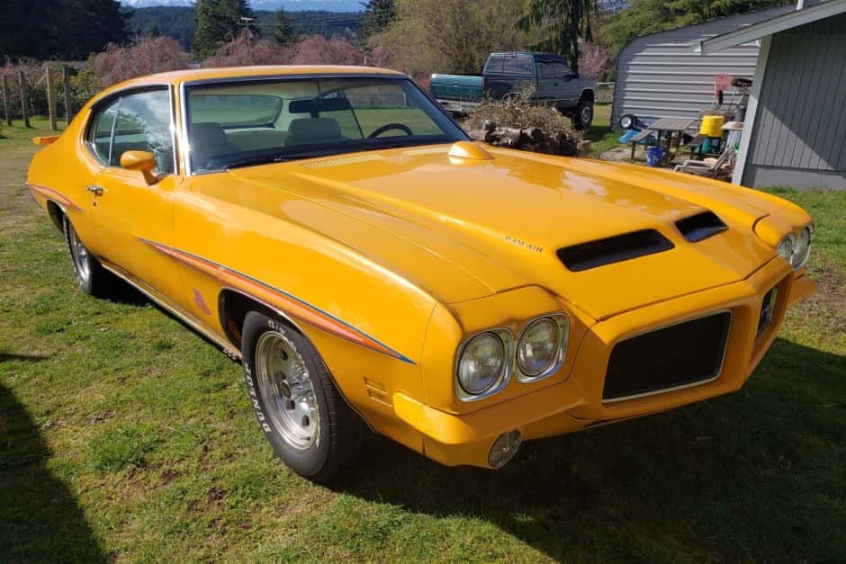 1972 Pontiac Tempest / LeMans sold for $16,001