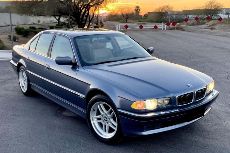 2001 BMW E38 7-Series sold for $17,500