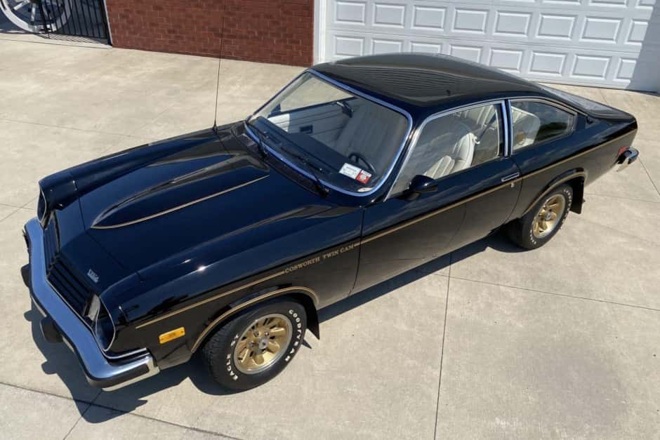 1975 Chevrolet Vega sold for $9,400