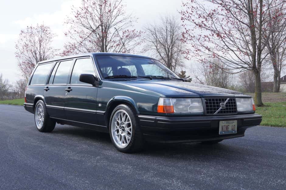 1994 Volvo 900-Series sold for $15,500