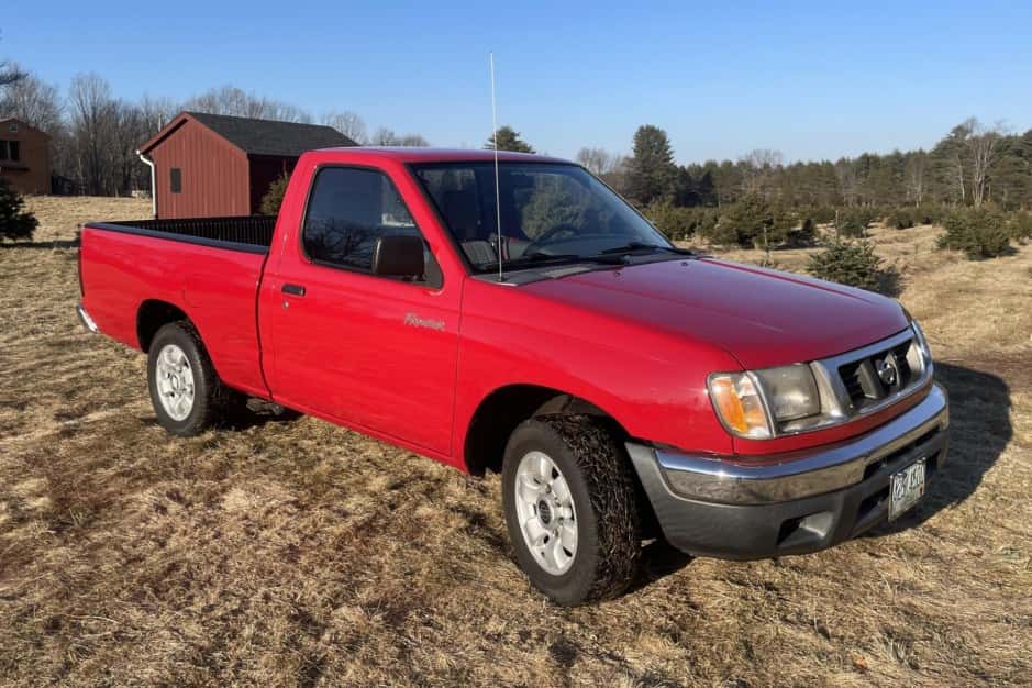 1999 Nissan Pickup sold for $4,100