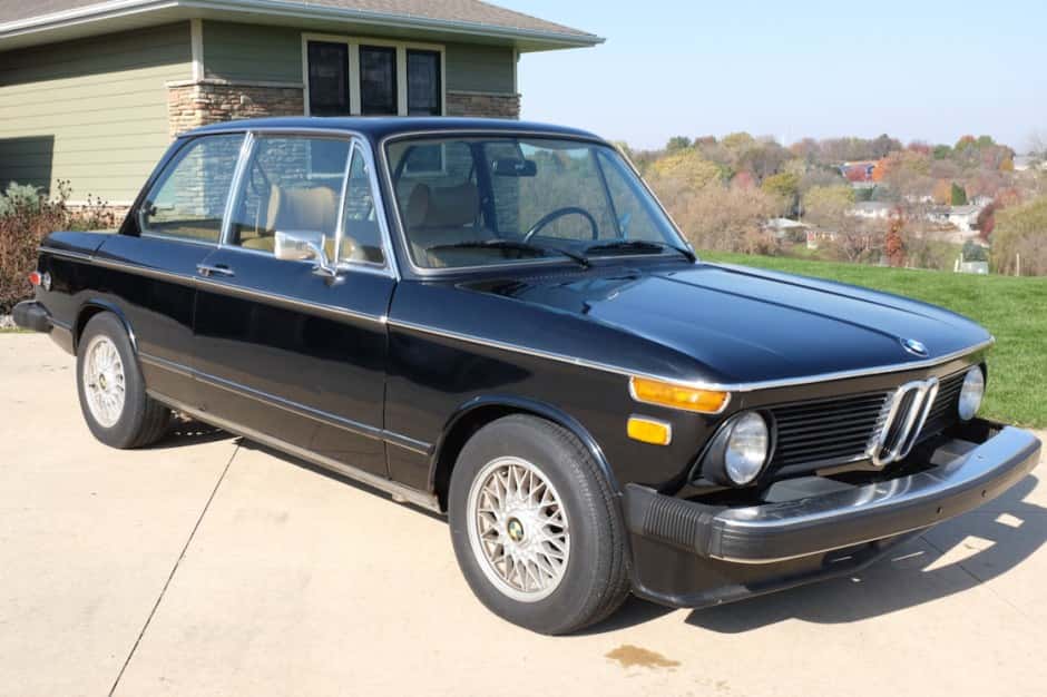1975 BMW 2002 sold for $8,100