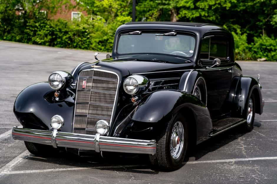 1934 Cadillac V8 sold for $90,000