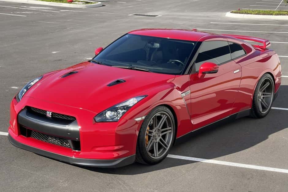 2010 Nissan GT-R R35 sold for $60,501
